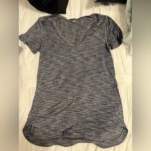 lululemon tee